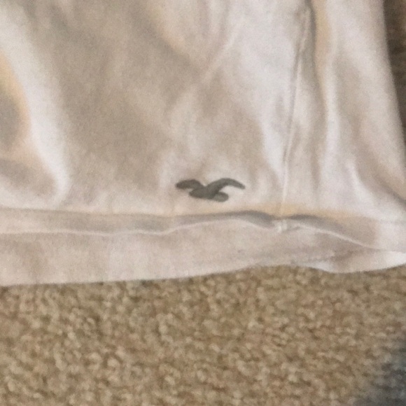 LIMITED EDITION white hollister crop top - Picture 2 of 3